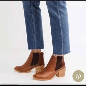 Nisolo heeled Chelsea boots